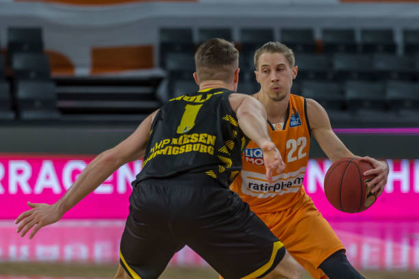 虽然降级至 虽然降级至