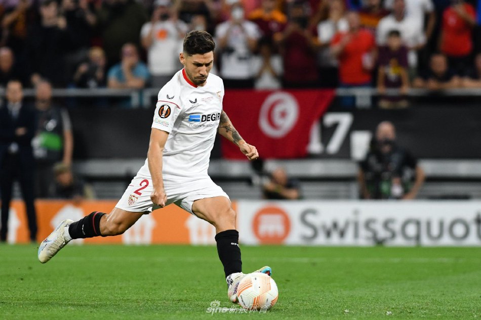 热刺在进攻 热刺在进攻