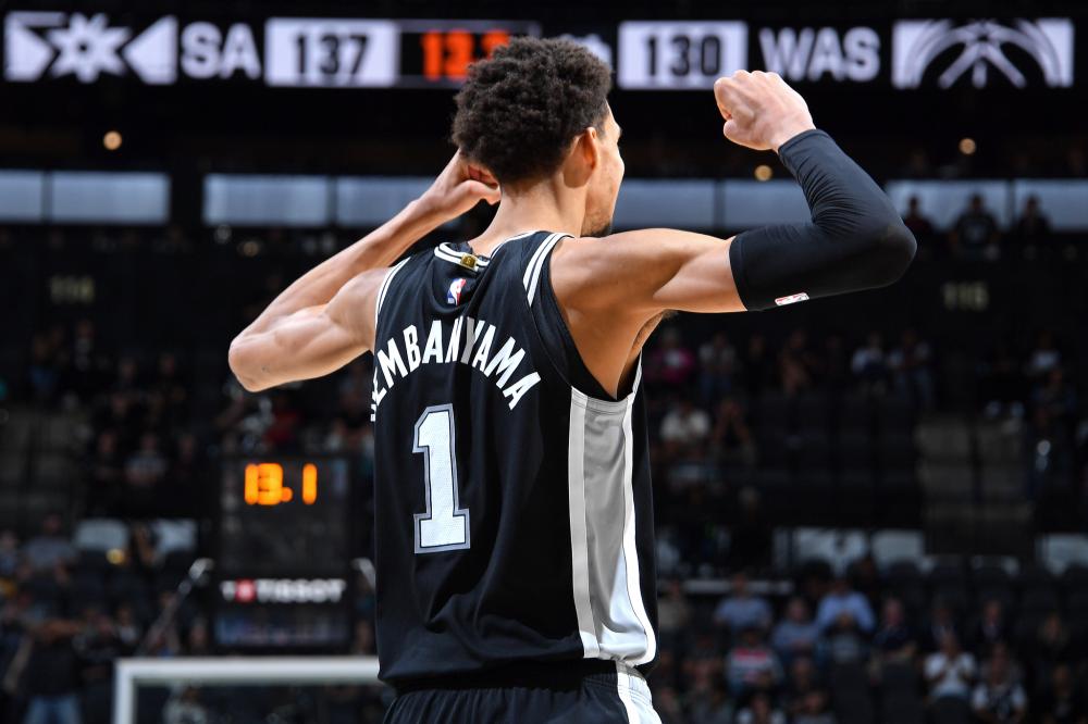 前锋比后卫 前锋比后卫