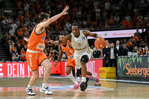 强拼搏的精 强拼搏的精